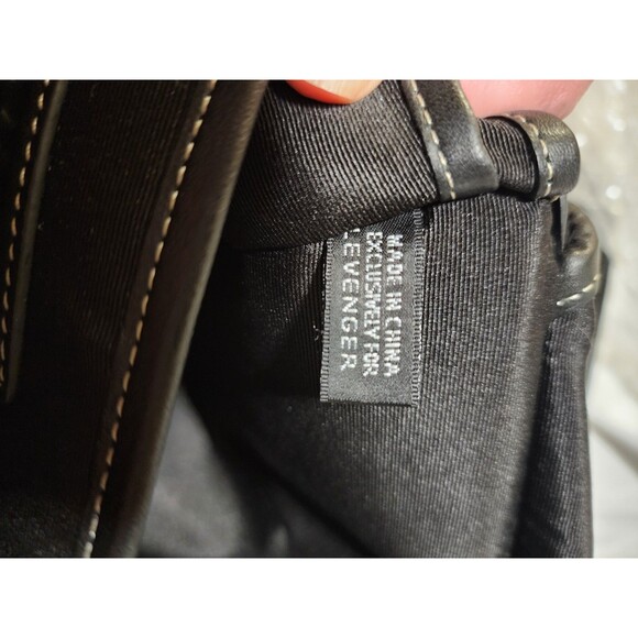 Levenger Black Leather Backpack Day One Shoulder Bag Sling Swing Pack Saddle Bag - Picture 11 of 16